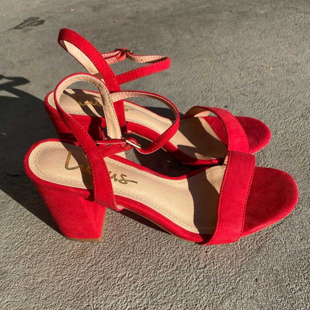 Lulus size 7 red suede heels